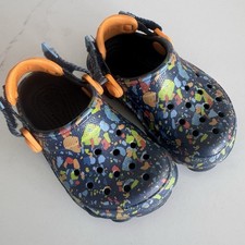 Crocs All Terrain Boys/Unisex size C7 Navy Orange Paint Splatter Waterproof