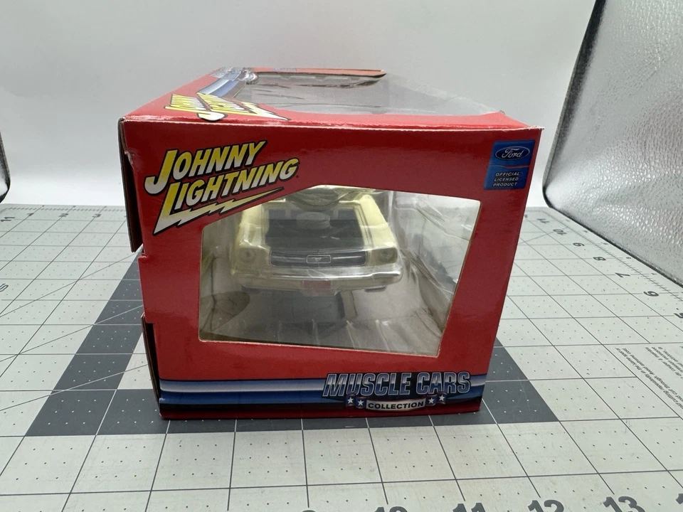 Johnny Lightning White Lightning 1965 Ford Mustang Muscle Car 1:24 Novo na caixa aros de prata - Imagem 2 de 4