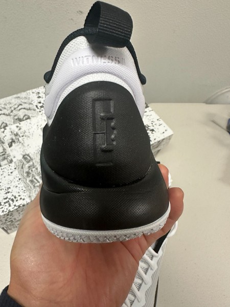 NUEVO Talla 10.5 Hombre Nike LeBron Witness 2 Blanco/Negro 4