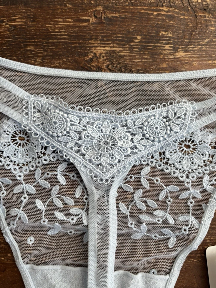 Wolford 69170 8662 Sky Faience Lace Thong Panty Medium NWT - Image 4 of 4