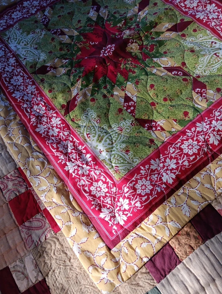 Mainstay Julianna Holiday Star Poinsettia Quilted Pillow Shams 20" X 26" 2pc - Image 4 of 4