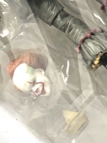 Neca Toys: Stephen King: movie Horror Clown Action Figure: « It », « Ça » - Imagen 4 de 6