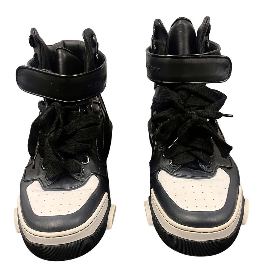 Tênis Givenchy Tyson masculino autêntico tamanho 40 cano alto couro preto e branco - Imagem 2 de 4