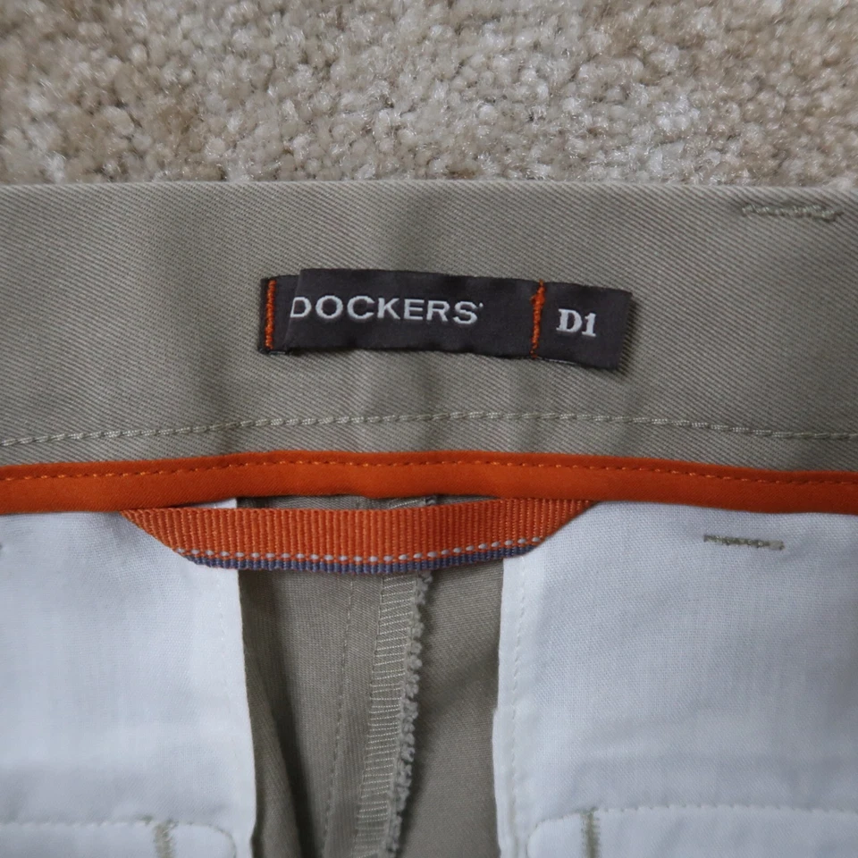 Dockers D1 Straight Fit Khaki Pants Men's 29x30 Flat Front Beige - Image 3 of 4