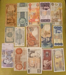 banknotes collection 15x Notes UK morocco france south africa etc