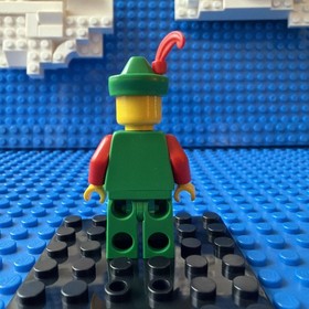 LEGO MINT Forestman Minifigure Red PLUME/Arms 6066 Camouflaged Outpost 