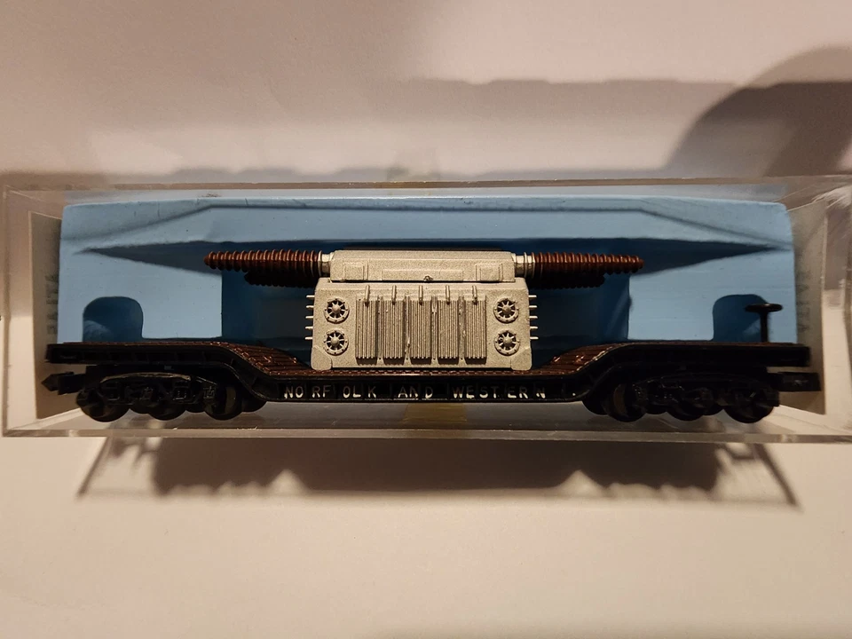 Atlas N-scale Norfolk & Western Depressed Center Flat Car W/ Transformer NIB - Image 2 of 4