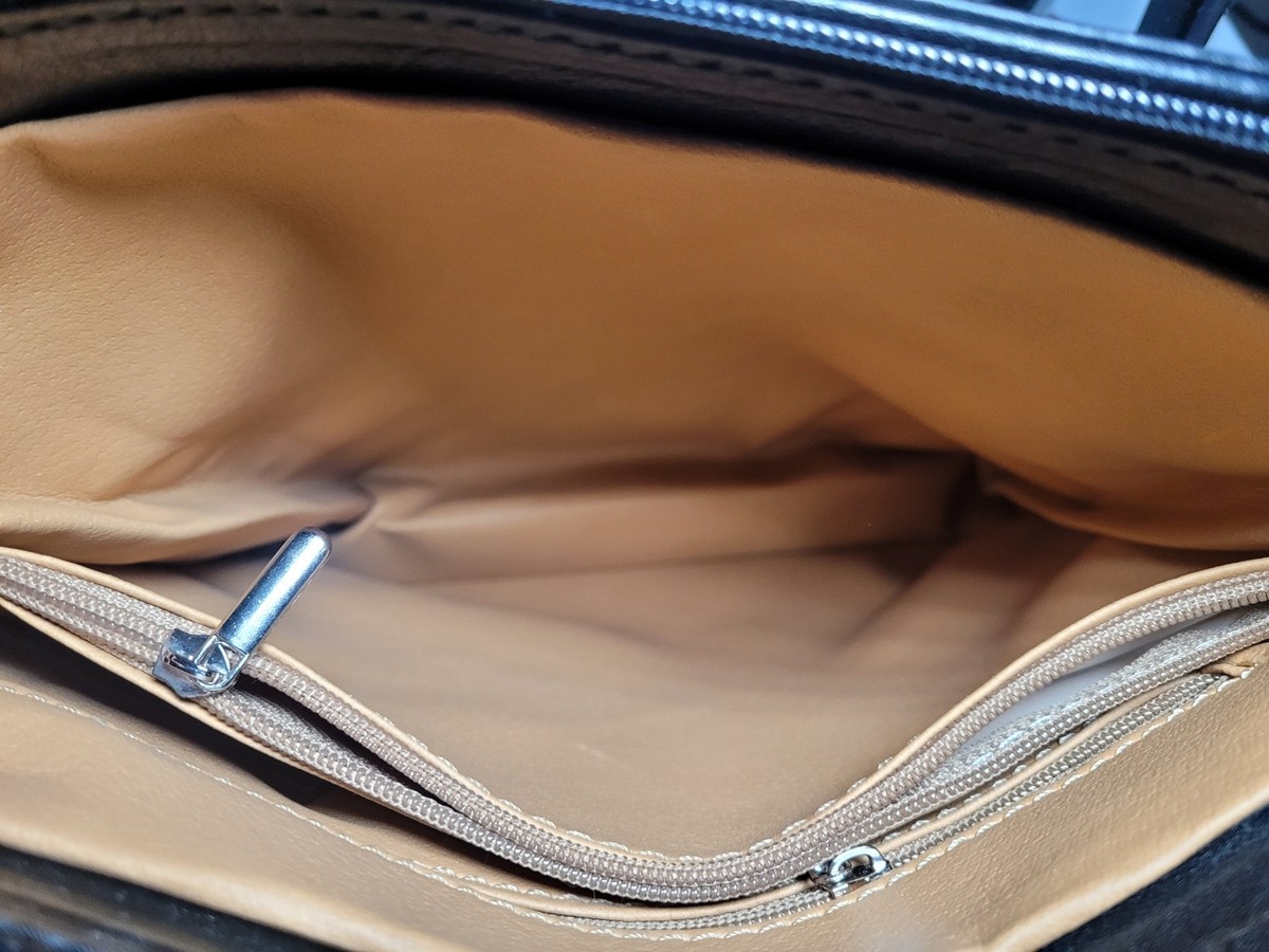 Manufactus Italian Leather Crossbody Purse  MADE IN ITALY View 4