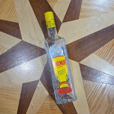 EMPTY BOTLLE.  Zhumir Collectible Liquor Bottle Clear 750 ml Galapagos Ecuador 