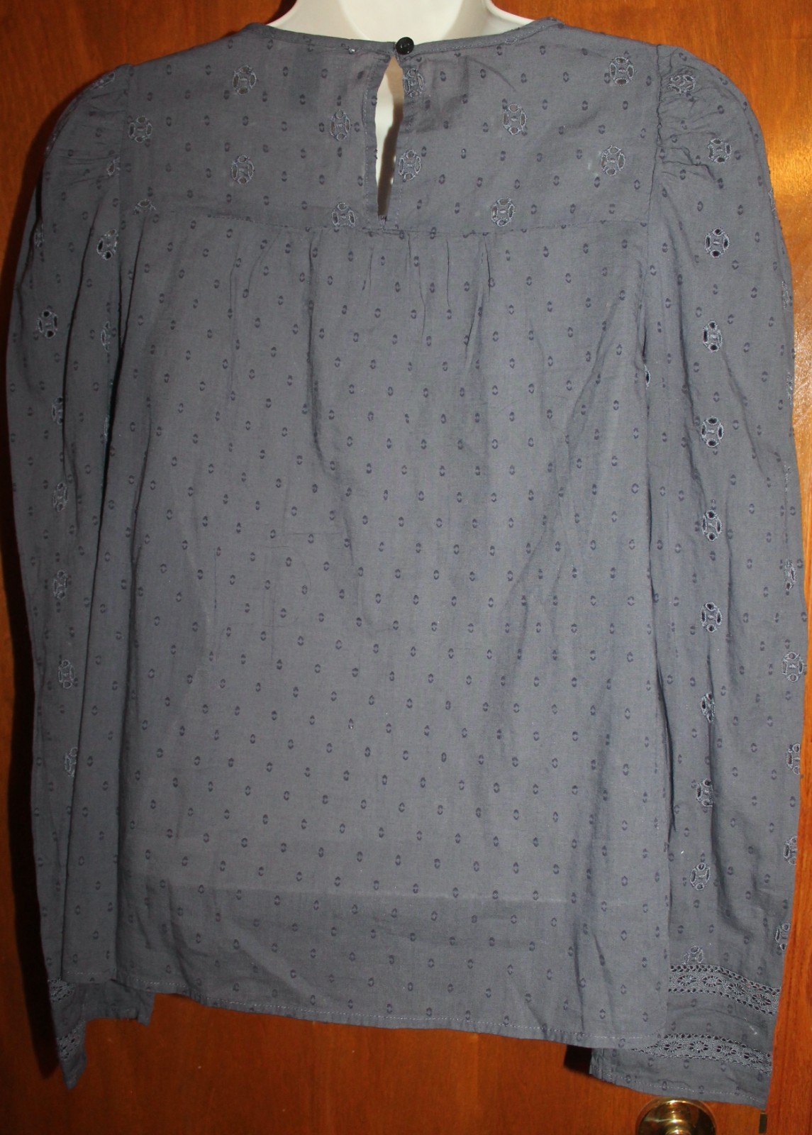 UNIVERSAL THREAD Ladies' Medium EYELET BLOUSE (gr… - image 2