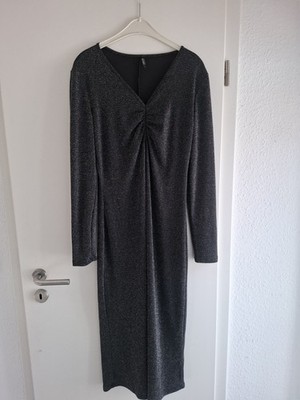 Bequemes elegantes pailettenkleid in schwarz