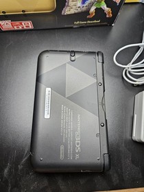 Nintendo 3DS XL The Legend of Zelda: A Link Between Worlds Edition CIB Console