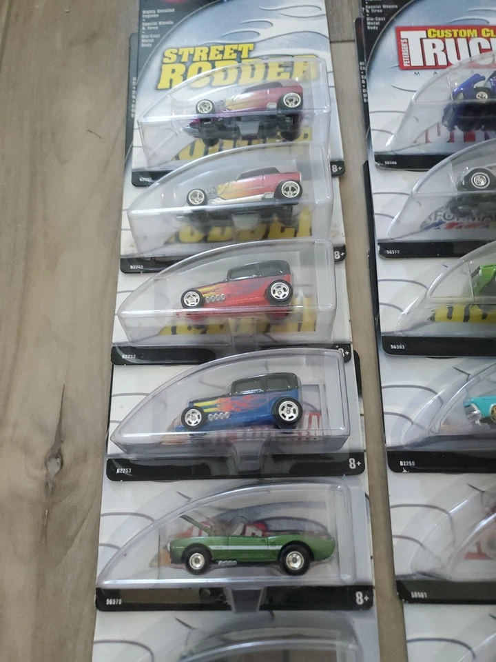 Hot Wheels 100% Preferido Lote de 30 Diferentes Civic Riviera Cuda Celica Nova B Foto 3 de 4