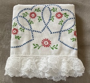 Pillowcases Stamped Embroidery Pattern Hearts & Flowers Set of 2 Lace Edged Flaw