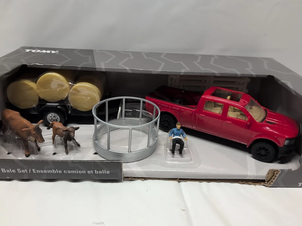 Tomy Truck And Bale Set LP85920 +3 Age NIB Box Has Damage - Image 3 of 4