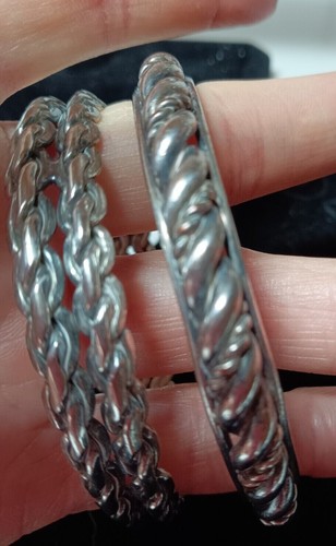 PAIR of Vintage DUBOYES Silver Copper Tone Bangle Bracelets Signed 7 1/2" - 3/4" - Picture 2 of 3