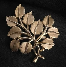 Vintage Trifari Tree Of Life Gold Tone Brooch