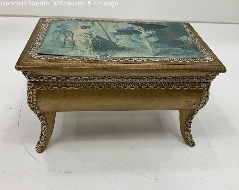 Vintage L. Gambor Wooden Trinket Twinkle Toes Music Box "Strangers In The Night"