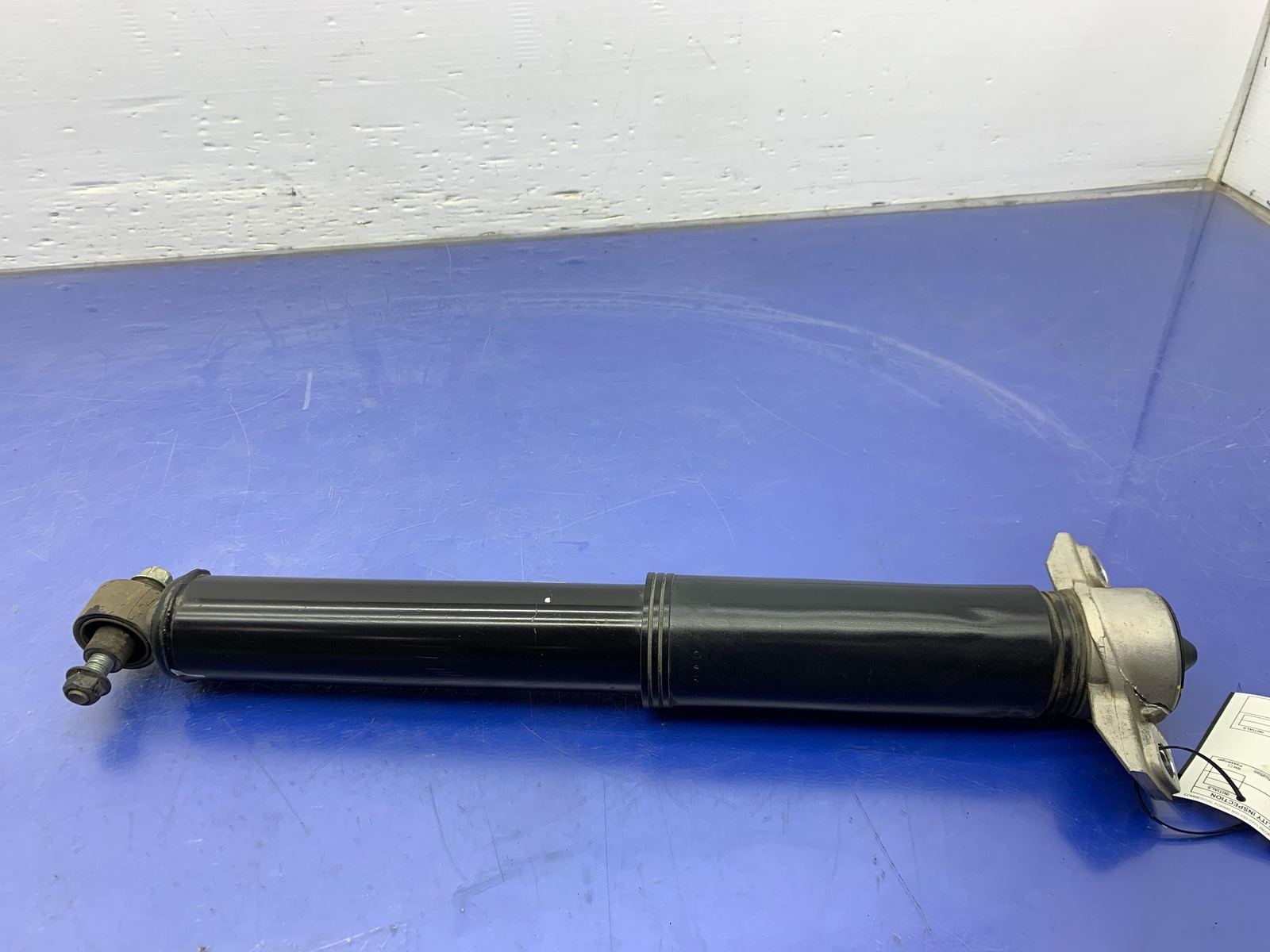 20202022 HYUNDAI PALISADE OEM SELF LEVELING REAR RIGHT SHOCK *BROKEN