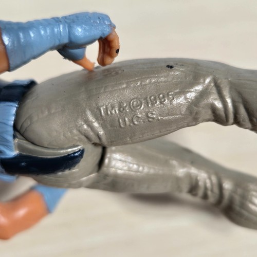 Waterworld Action Figure Kenner 1995 4.75" - Picture 3 of 3