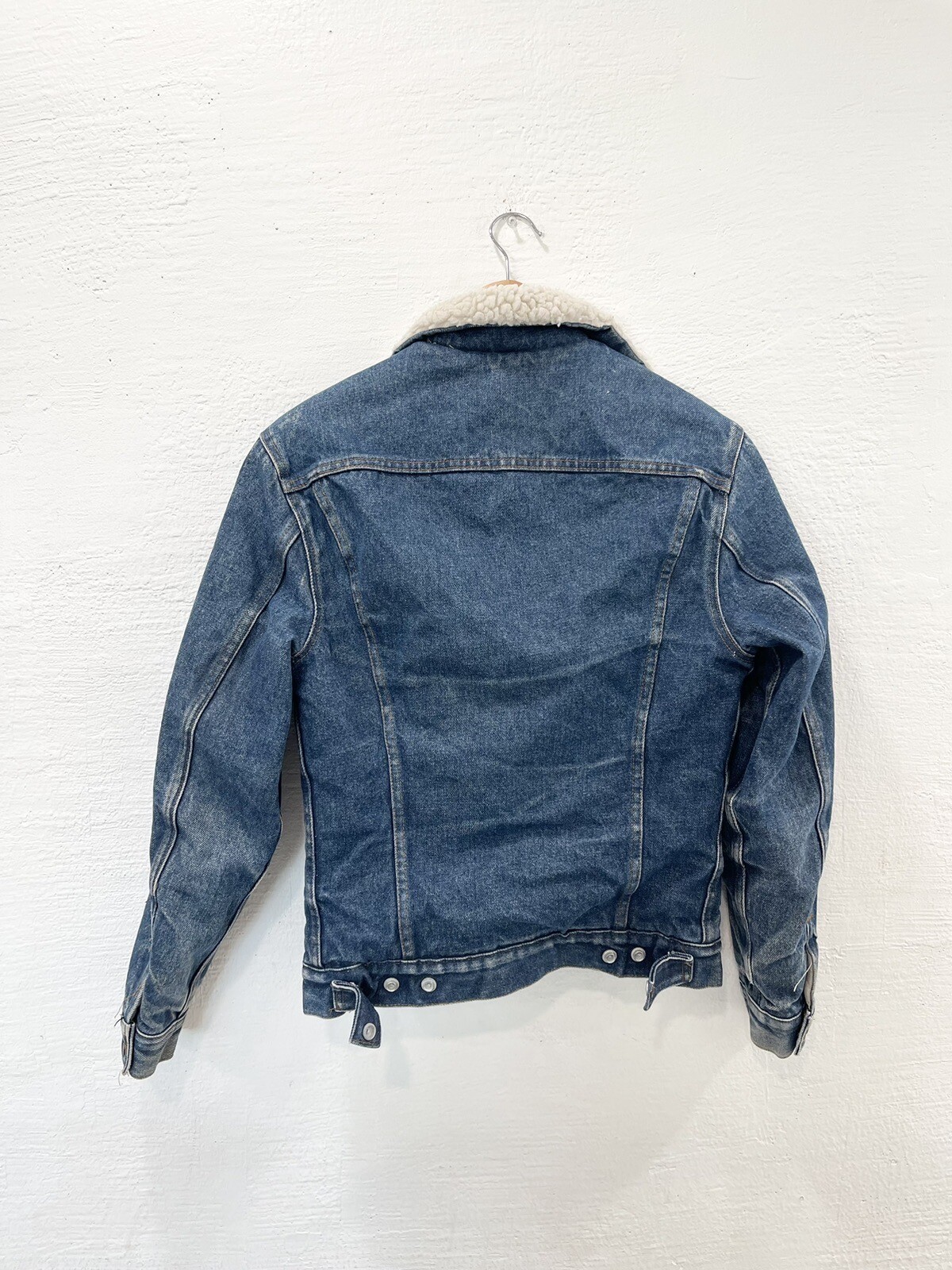 Levi's Vintage Sherpa Lined Denim Trucker Size 34 - image 5