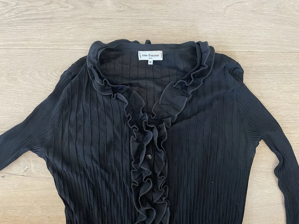 Blusa Anne Fontaine hecha en Francia negra con volantes - FR 46, talla mediana estimada Foto 4 de 4
