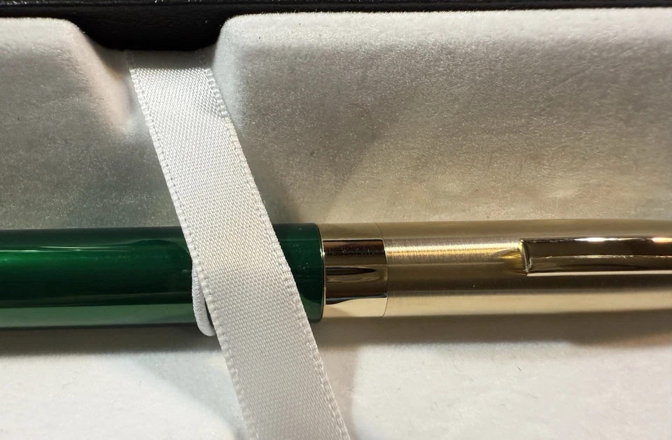 Nuevo Bolígrafo Sheaffer Legacy VERDE Con GOLD GE Hecho en EE. UU. Foto 2 de 2