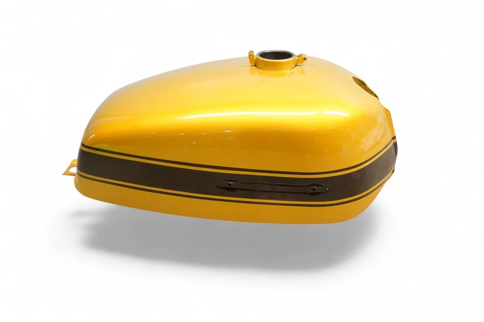 1973 - 1976 SUZUKI GT250 MOTORCYCLE GAS TANK Gt 250 #2 *A2644 - Image 2 of 4