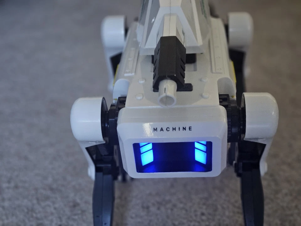 REFURBISHED ROBOT DOG SHOOTS GEL BALLS !   DOES KUNG FU DANCES 30 DAY GUARANTEE - Image 3 of 4