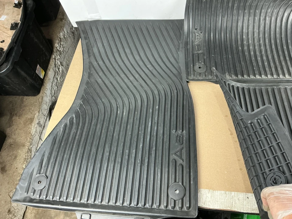 2012 - 2018 Audi A6 Quattro Front & Rear Floor Carpet Liner Mat Set Of 4 OEM — 第 4/4 张图片
