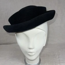 Vintage 1940's Strawbridge & Clothier Black Velour Hat