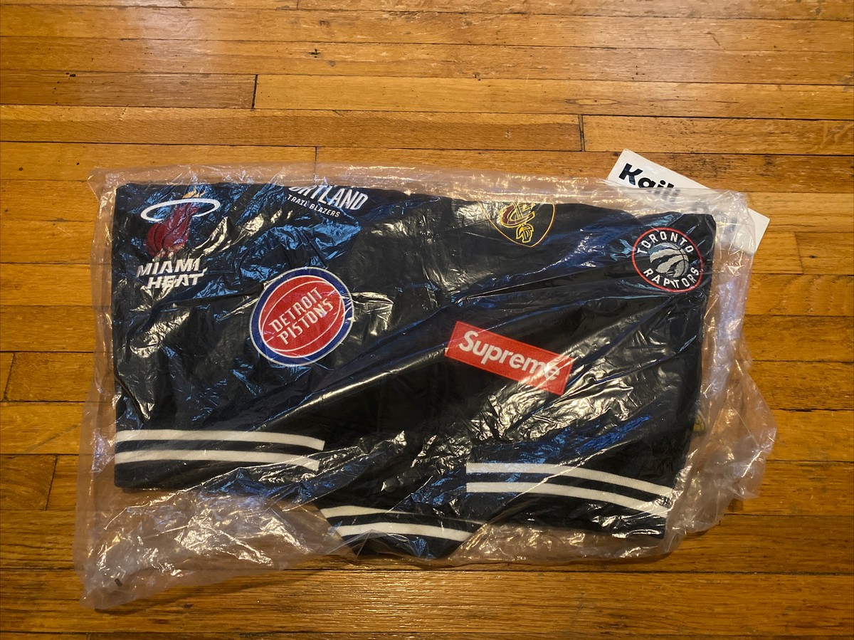 Nike Supreme NBA Teams Basketball Jacket Size XL AQ3631-010 Nike Supreme NBA Teams Basketball Jacket Size XL AQ3631-010