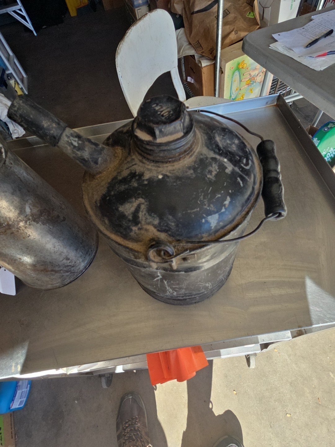 3 VINTAGE SPOUTED METAL CANS/FARMHOUSE DECOR OR STILL FUNCTIONAL/GREAT...