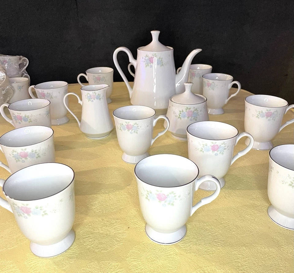 Dinnerware Set and Tea Set for 12 people China Garden by Prestige,111 Pcs Full - Image 2 of 4