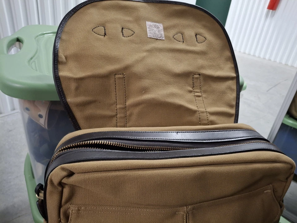 Filson 232 pequeño para llevar con inserto de cámara Foto 4 de 4