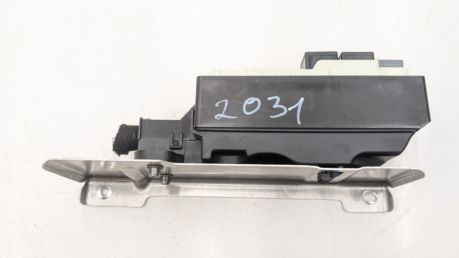 JAGUAR I-PACE X590 FUSE BOX 2023