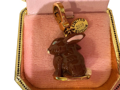 Juicy Couture Chocolate Bunny Charm Bracelet 2010 Limited Edition Gold Box Incl