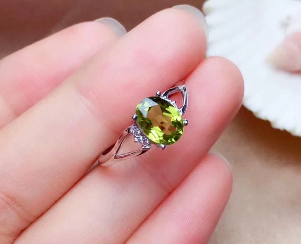 Natural 2 Ct Eye Clean Green Peridot Sterling Silver 925 Handmade Solitaire Ring - Image 2 of 4
