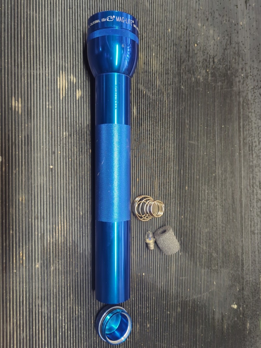 New Maglite Heavy-Duty Incandescent 3-Cell D Flashlight Blue