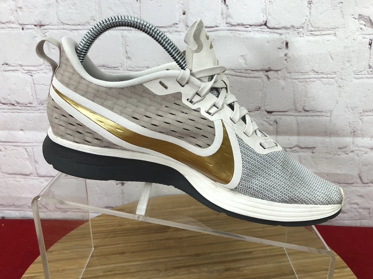 Zoom strike 2 running shoes clearance