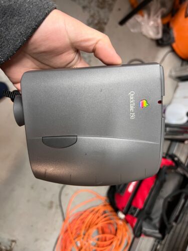 Apple Quicktake 150 Digital Camera Turn On