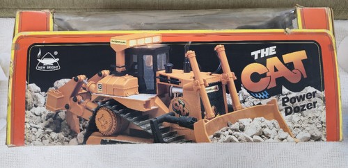 THE CAT D9L Caterpillar RC Bulldozer Power Dozer #2191 New Bright Open Box! - Picture 7 of 14