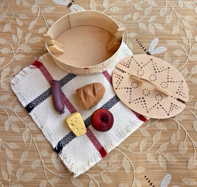 Vtg 1986 Kirsten Pioneer School Lunch COMPLETE Wood Tine Box Alignment Dots PC
