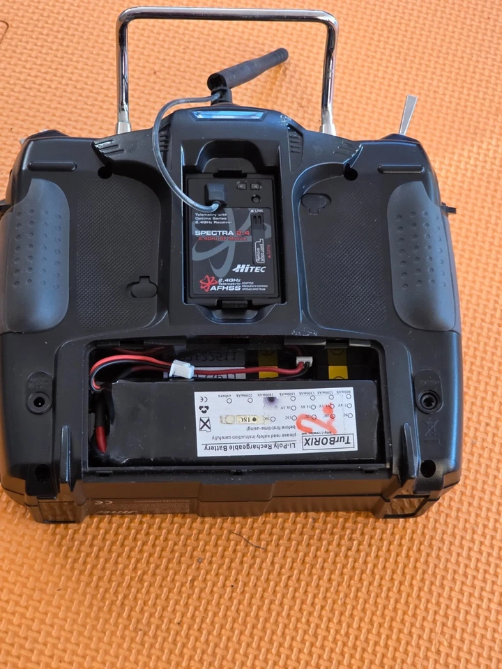 Hitec Aurora 9 - 2,4Ghz Fernsteuerung Sender - Bild 3 von 3