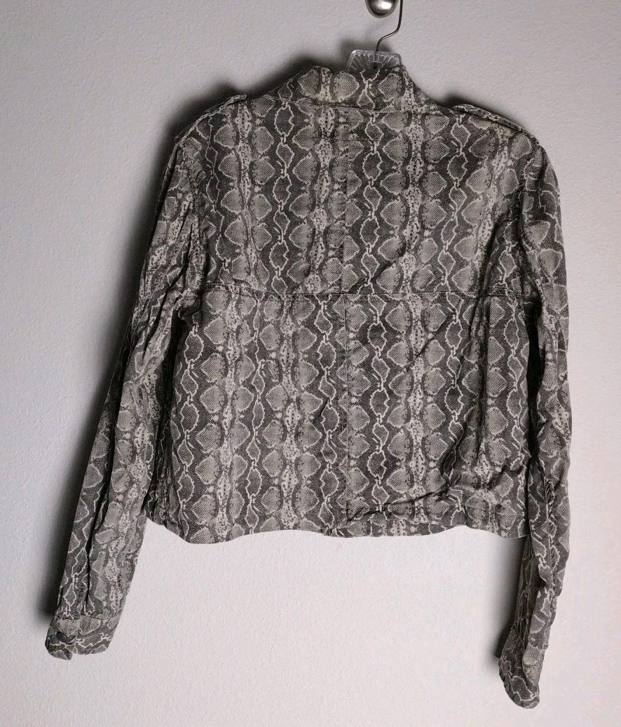 Blank NYC Gray Snakeskin Python Print Cropped Jac… - image 3