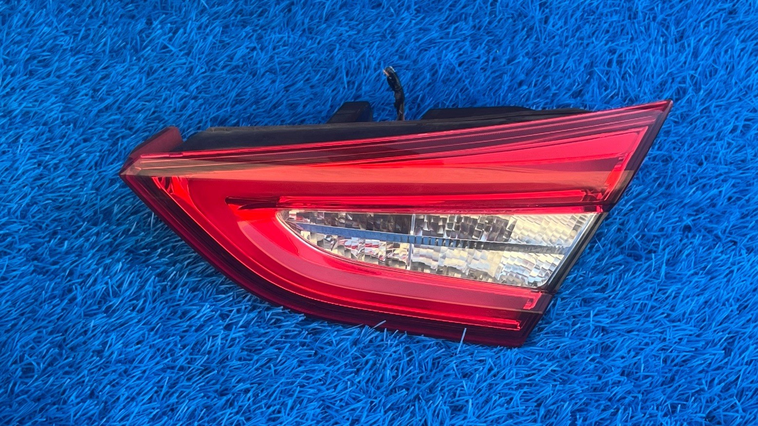 2014-2017 MASERATI QUATTROPORTE RIGHT PASS REAR INNER TAILLIGHT LAMP OEM