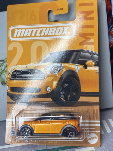 Matchbox 2011 Mini Cooper Countryman NIP 2018 MB-1167 Orange.