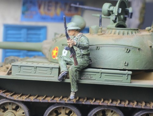 PreSale Set 06 Pro-Painted 1:35 NVA Tank riders Vietnam war - Picture 10 of 12