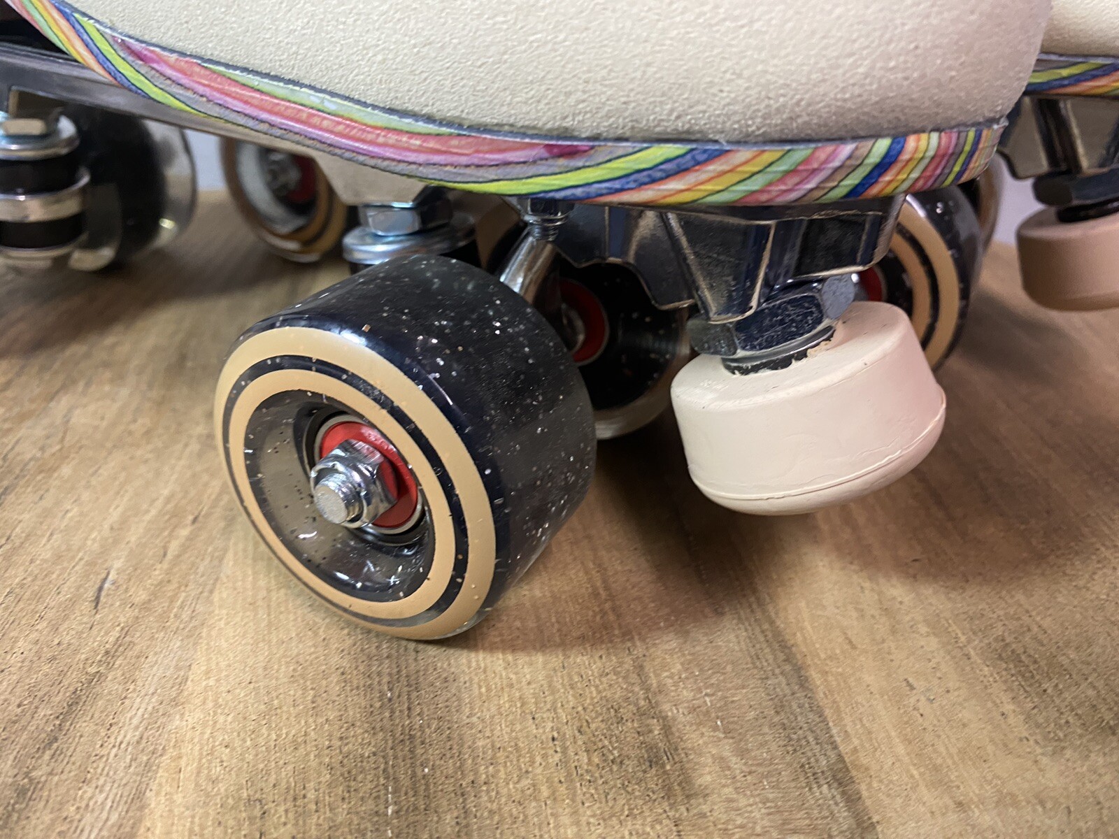 LMNADE (Lemonade) Throwback Sunrise Quad RollerSkates. Size UK8 EU