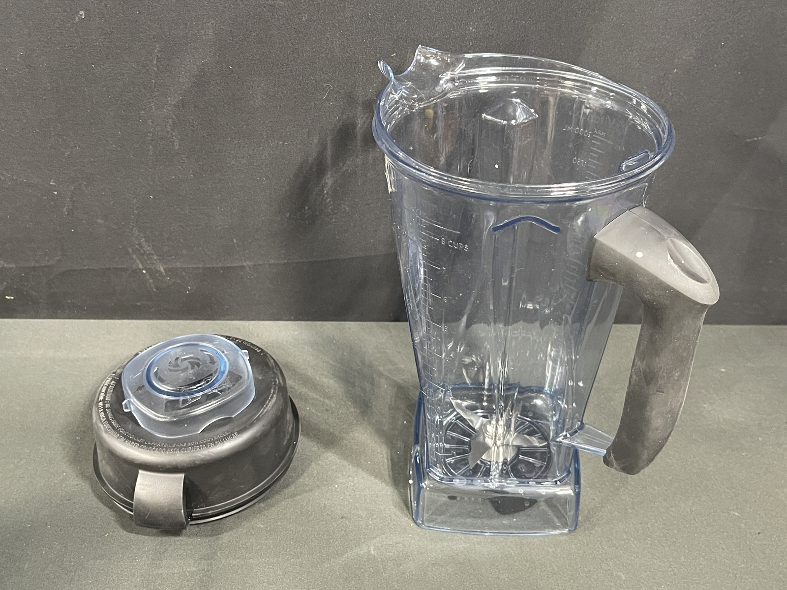 Vitamix VM0197 5200 Blender Professional Grade Self Cleaning 64oz